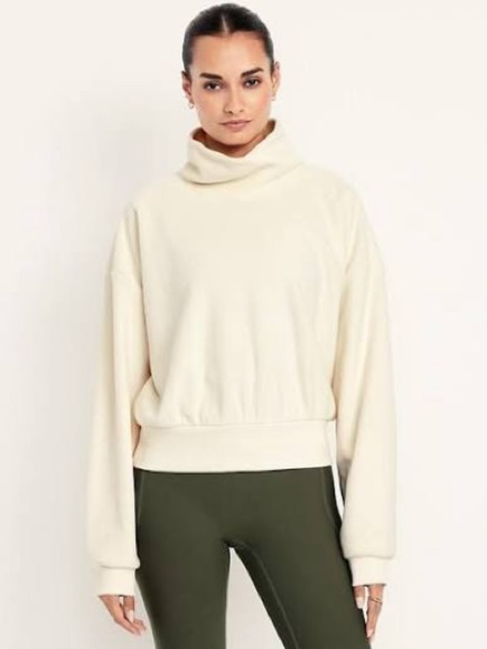 Old Navy Cream Turtleneck Pullover Sweater